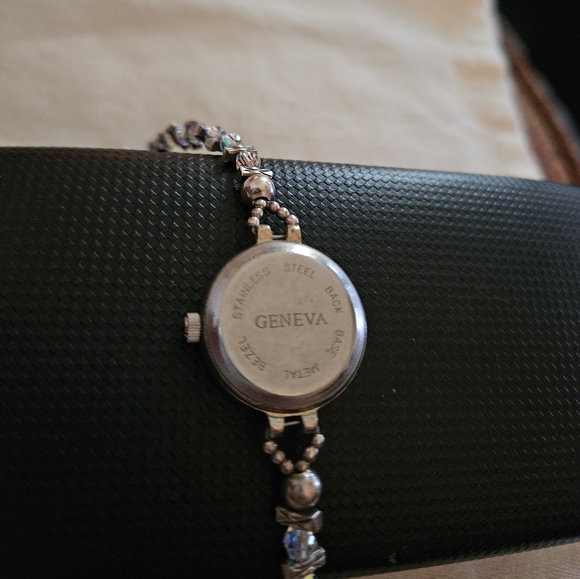 Geneva Swarovski watch - Picture 2 of 5